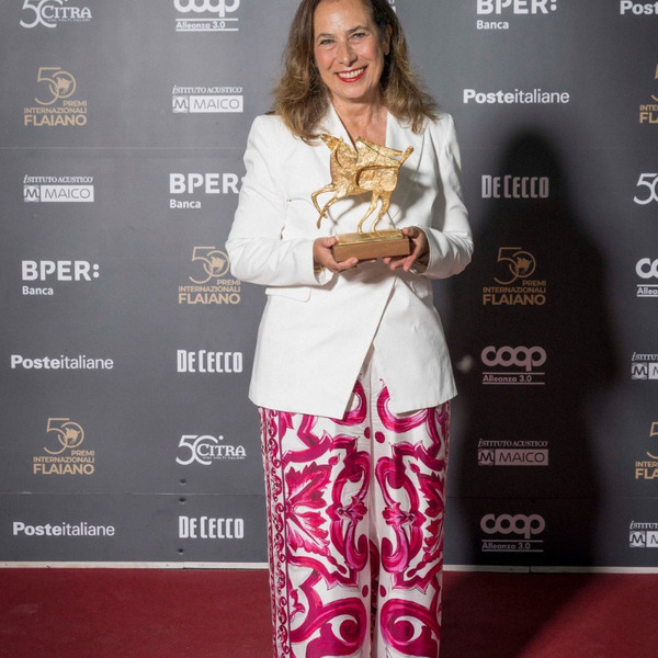 Cesara Buonamici Backdrop